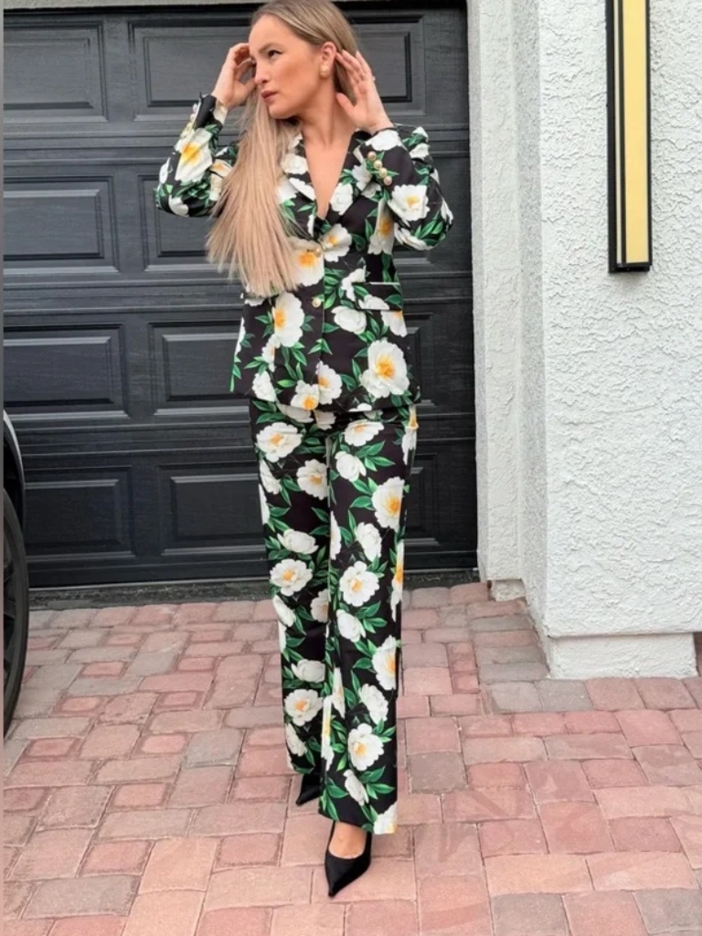 Boutique Brand Black and Green Floral Suit Set size Small NWT